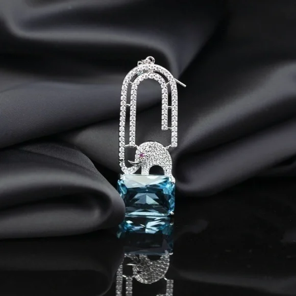 - - 18K GP Blue zircon elephant 🐘 dangle earrings